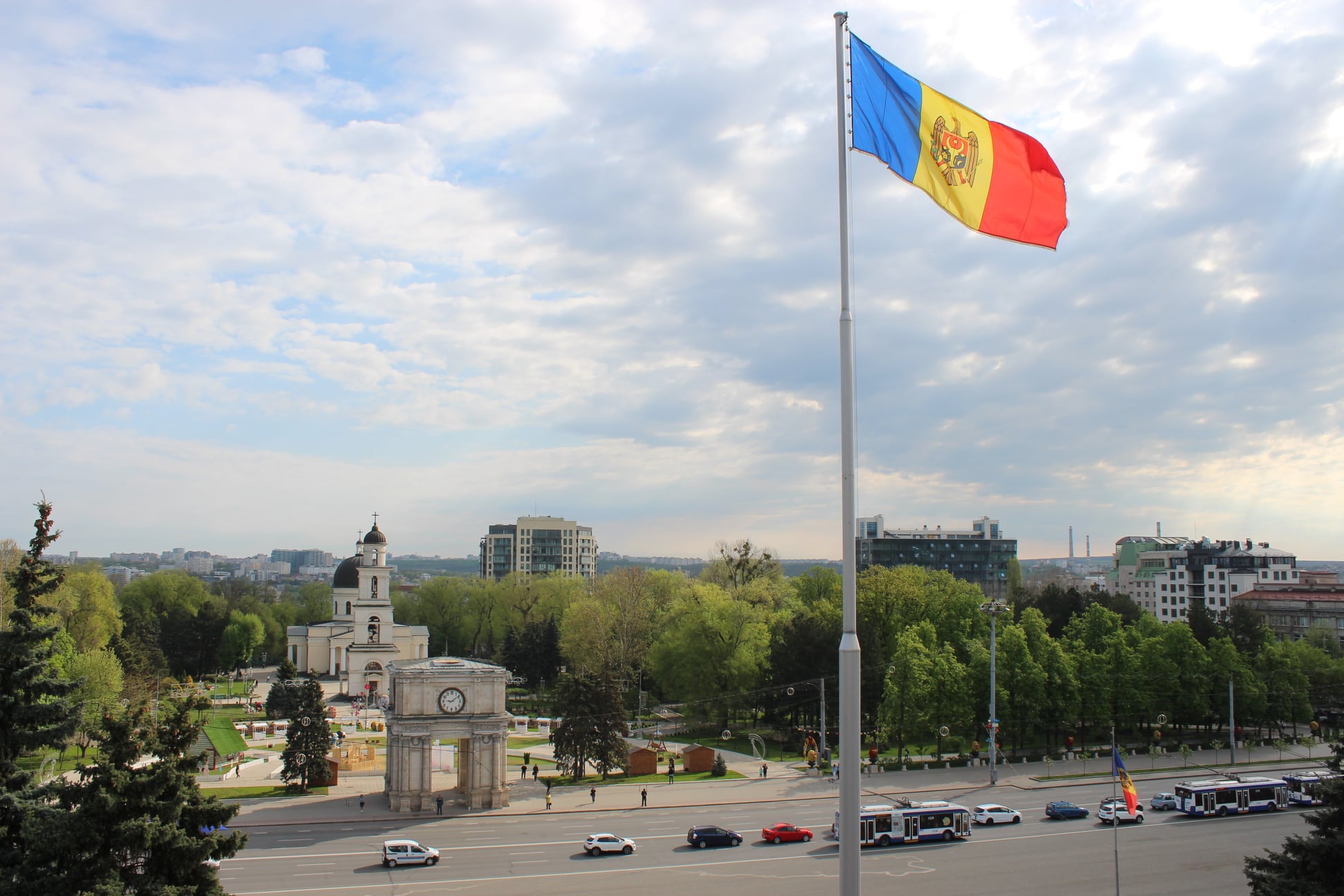 Rezultatele dezbaterii: 61% susțin extinderea stării de urgență în Republica Moldova